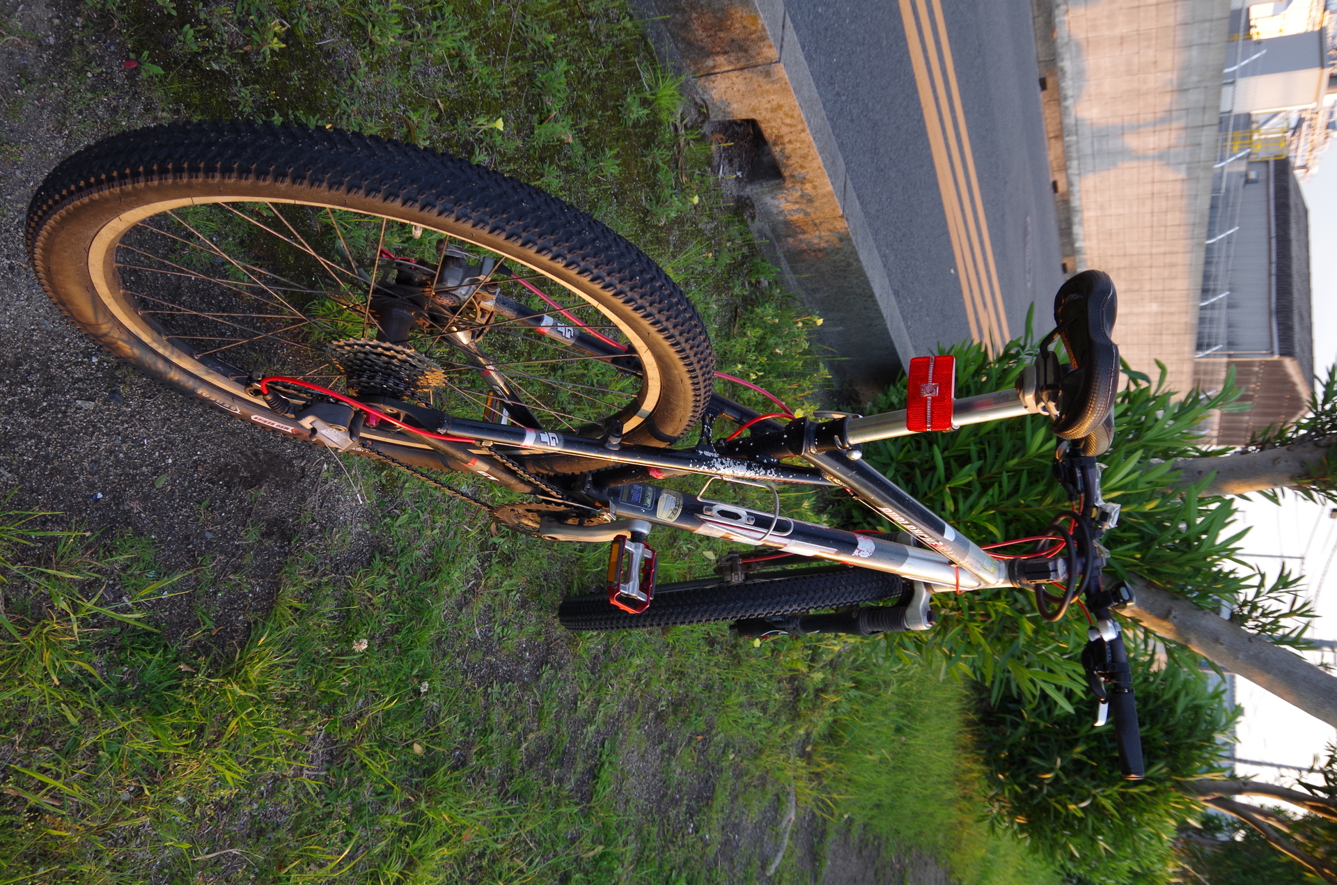 夕日に染まるMTB03