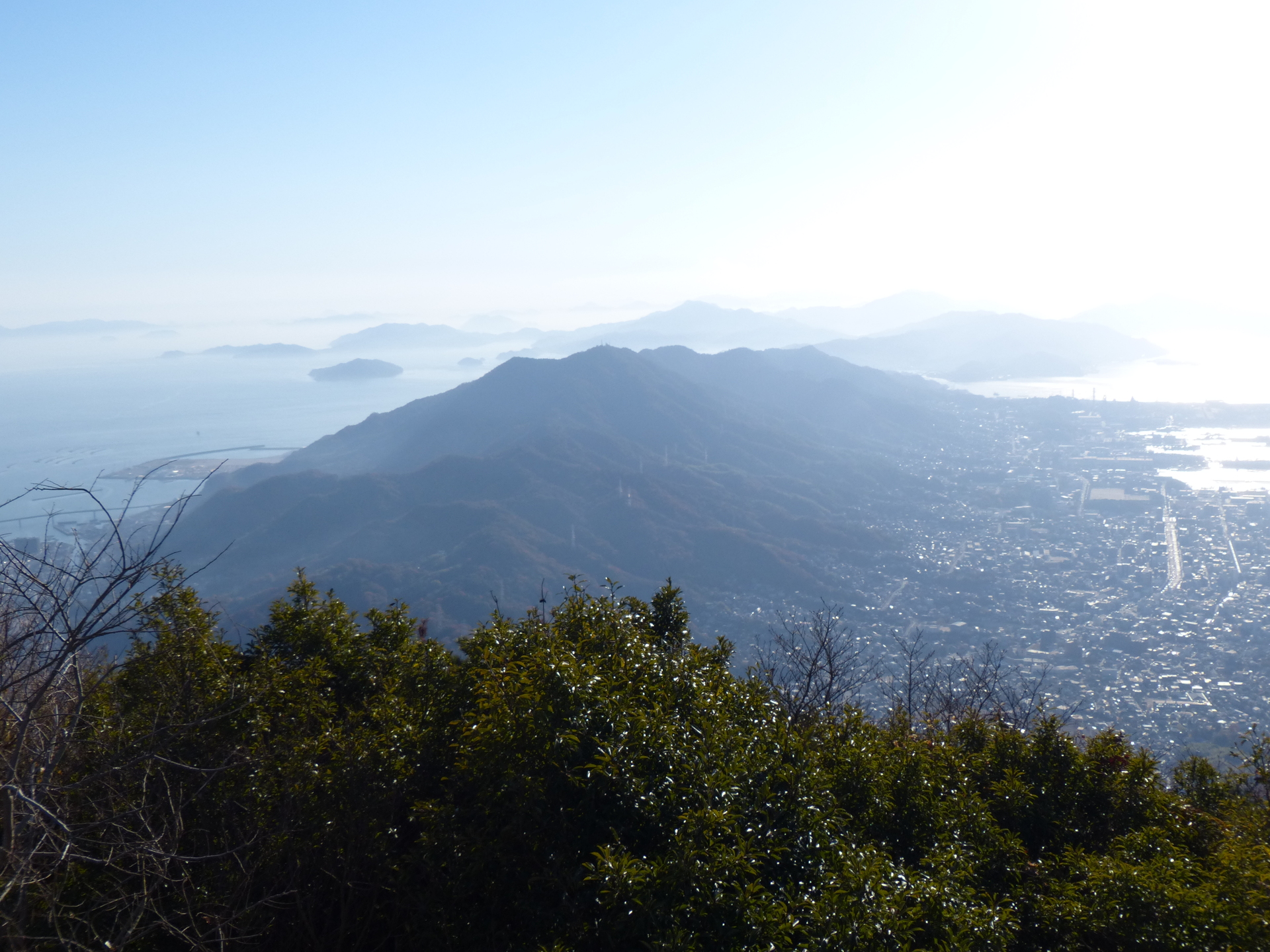 灰ヶ峰より・休山方面