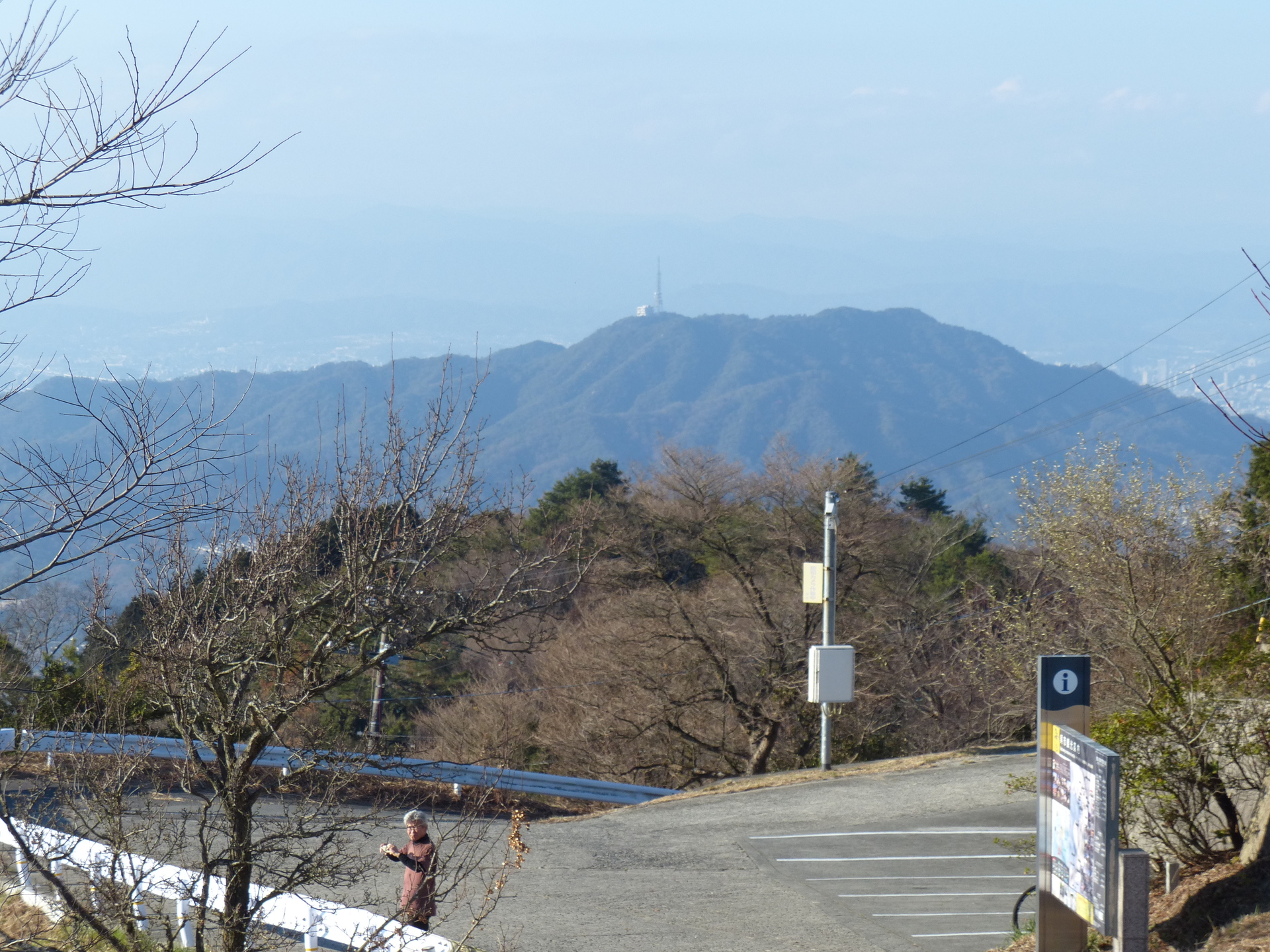 灰ヶ峰より・広島方面（絵下山狙いでちょっとズームアップ）